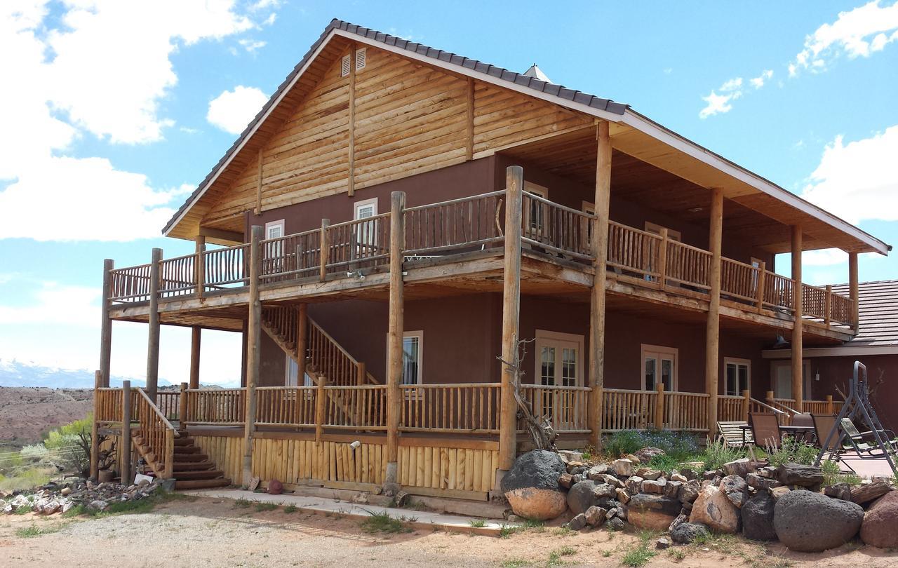 Sunlit Oasis Bed & Breakfast Notom Exterior foto